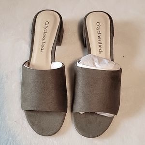 Cityclassified Women's Slip On